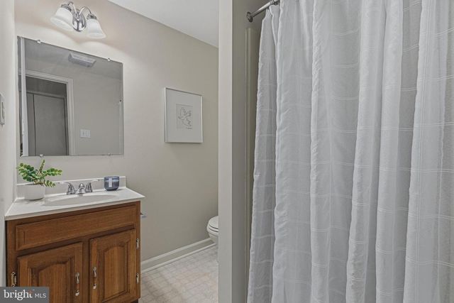 13209 ASHVALE DR, Fairfax, VA 22033