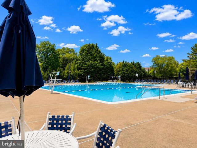 13209 ASHVALE DR, Fairfax, VA 22033