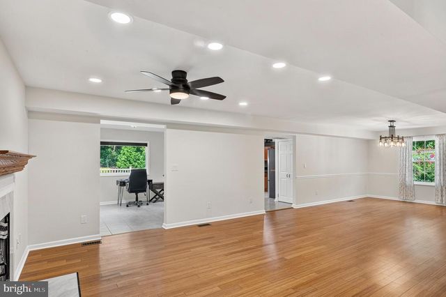 1007 HARBOR DR, Annapolis, MD 21403