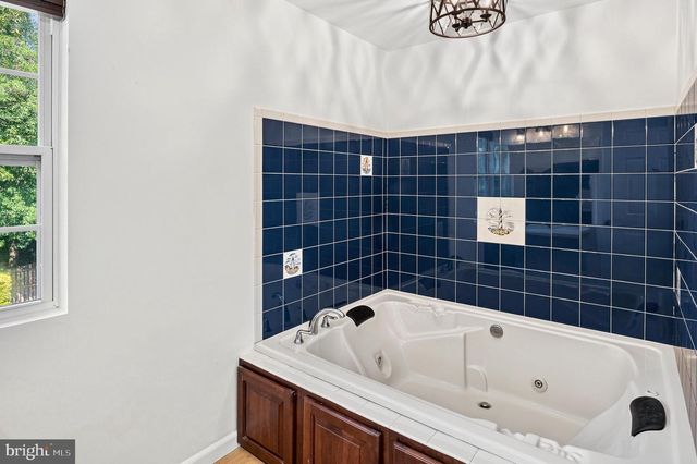 1007 HARBOR DR, Annapolis, MD 21403