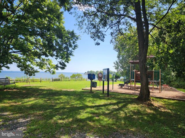 1007 HARBOR DR, Annapolis, MD 21403