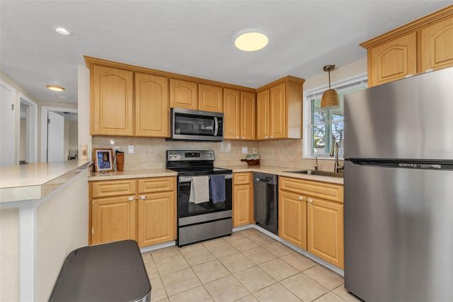 960 DARWIN ROAD, Venice, FL 34293