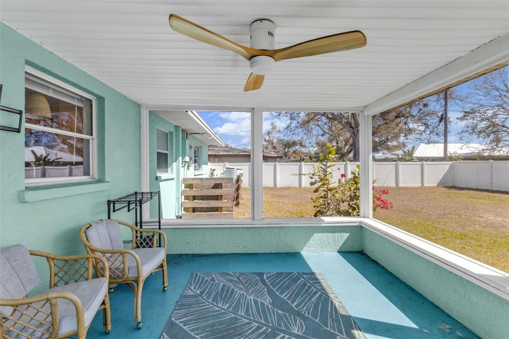 Image 25 of property listing at 960 DARWIN ROAD, Venice, FL 34293