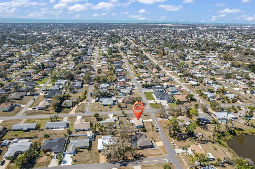 Image 33 of property listing at 960 DARWIN ROAD, Venice, FL 34293