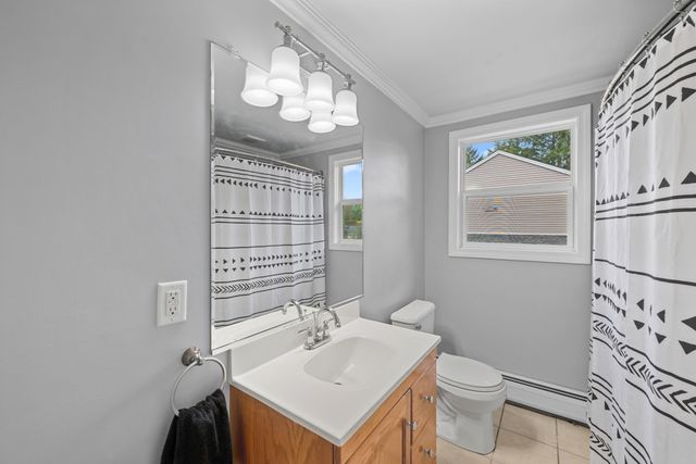 6 Dixfield Rd, Worcester, MA 01606