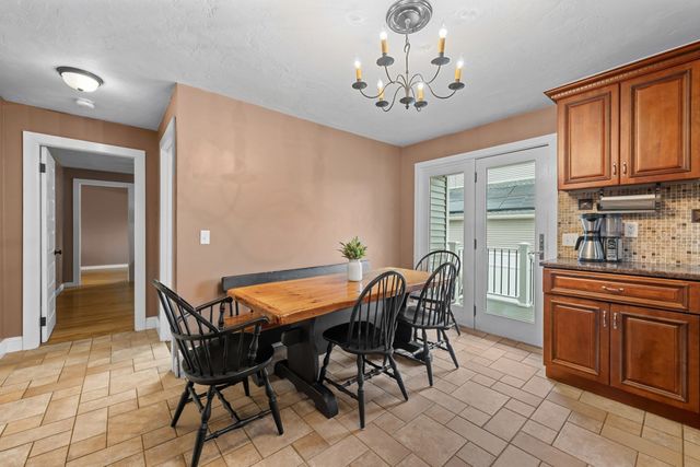 6 Dixfield Rd, Worcester, MA 01606