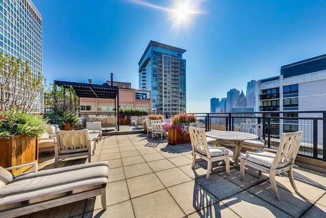 850 N Dewitt Place 13E, Chicago, IL 60611