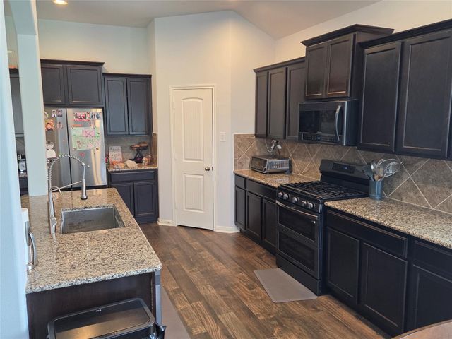 2514 Copper Fields Drive, Rosharon, TX 77583