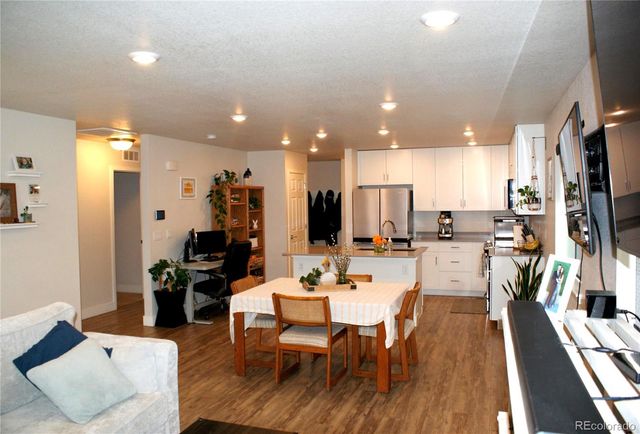 819 Widgeon Circle, Longmont, CO 80503