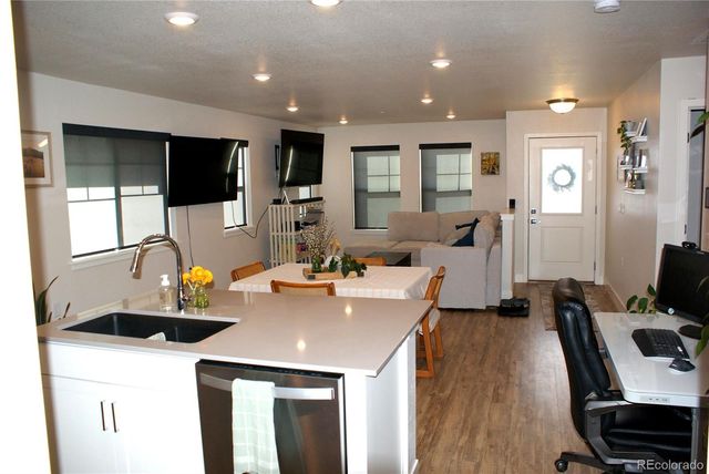 819 Widgeon Circle, Longmont, CO 80503