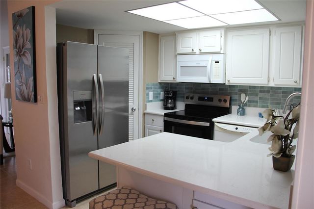 4158 TAMIAMI TRAIL B6, Port Charlotte, FL 33952