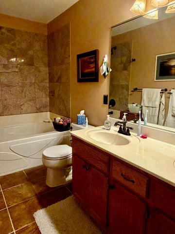736 E Nicollet Boulevard, Burnsville, MN 55337