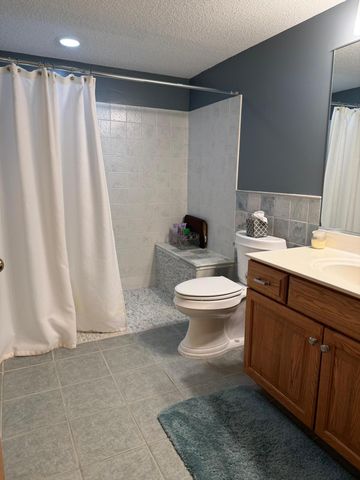 736 E Nicollet Boulevard, Burnsville, MN 55337