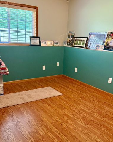 736 E Nicollet Boulevard, Burnsville, MN 55337