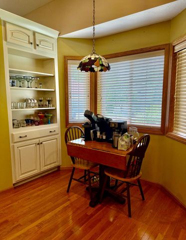 736 E Nicollet Boulevard, Burnsville, MN 55337