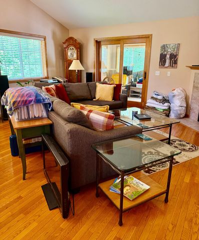 736 E Nicollet Boulevard, Burnsville, MN 55337