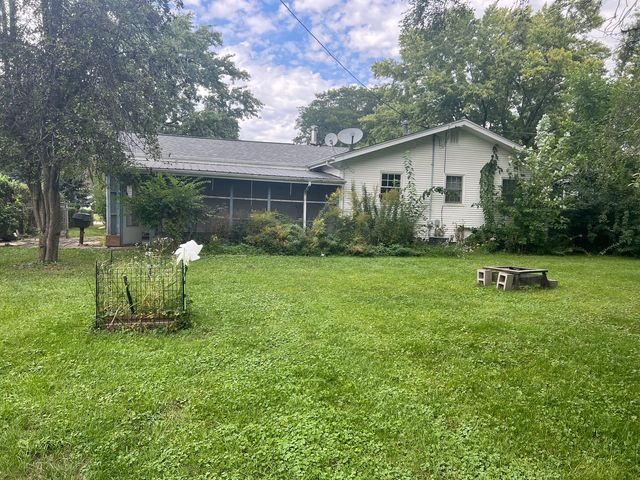 214 April Lane, North Aurora, IL 60542