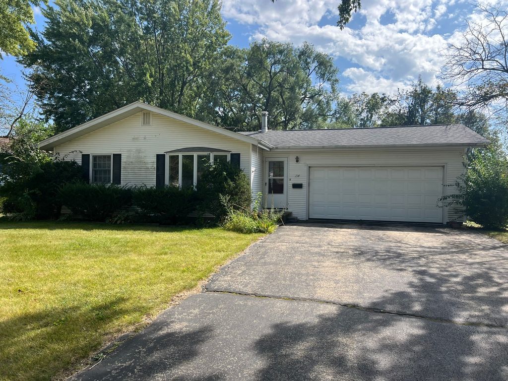 214 April Lane, North Aurora, IL 60542