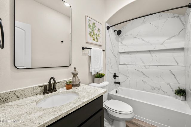 704 Cedarwood Avenue, Horizon City, TX 79928