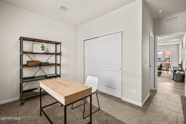 704 Cedarwood Avenue, Horizon City, TX 79928