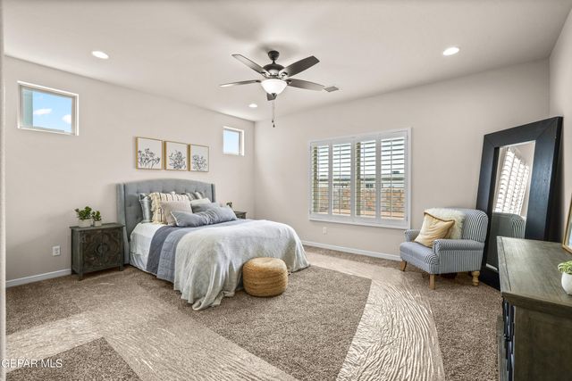 704 Cedarwood Avenue, Horizon City, TX 79928