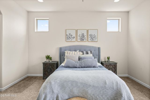 704 Cedarwood Avenue, Horizon City, TX 79928