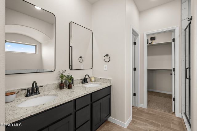 704 Cedarwood Avenue, Horizon City, TX 79928