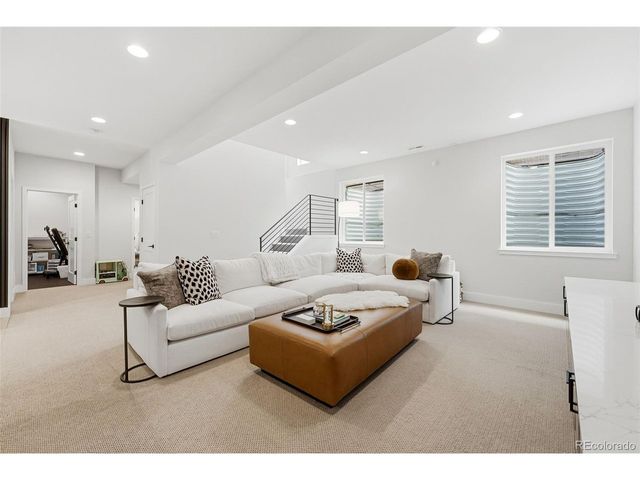 1501 S Clayton St, Denver, CO 80210