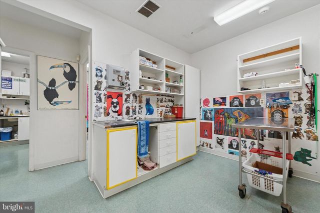 1058 LANCASTER, Berwyn, PA 19312