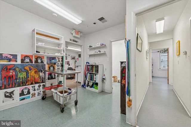 1058 LANCASTER, Berwyn, PA 19312