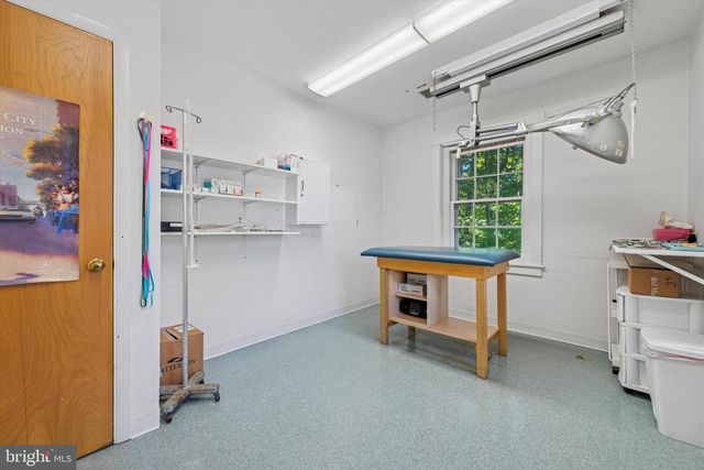 1058 LANCASTER, Berwyn, PA 19312