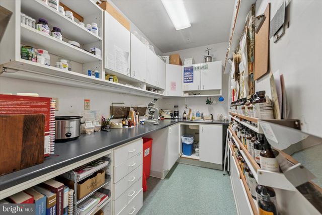 1058 LANCASTER, Berwyn, PA 19312