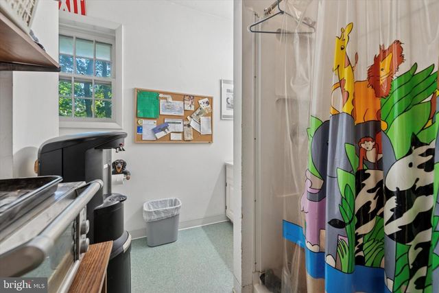 1058 LANCASTER, Berwyn, PA 19312