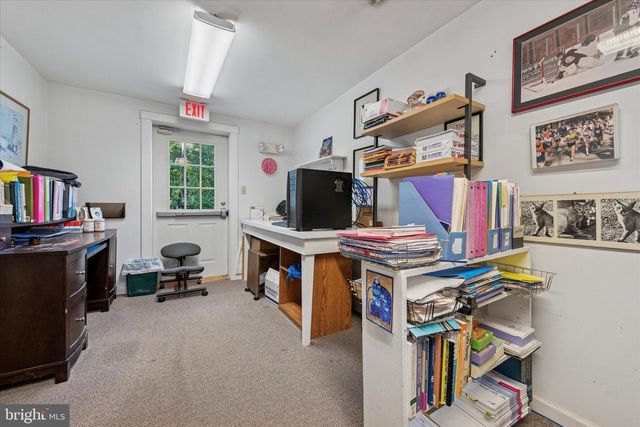 1058 LANCASTER, Berwyn, PA 19312