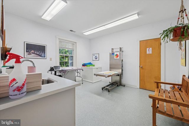 1058 LANCASTER, Berwyn, PA 19312