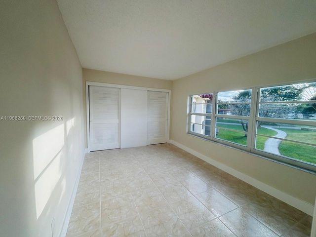 411 S Hollybrook Dr 305, Pembroke Pines, FL 33025