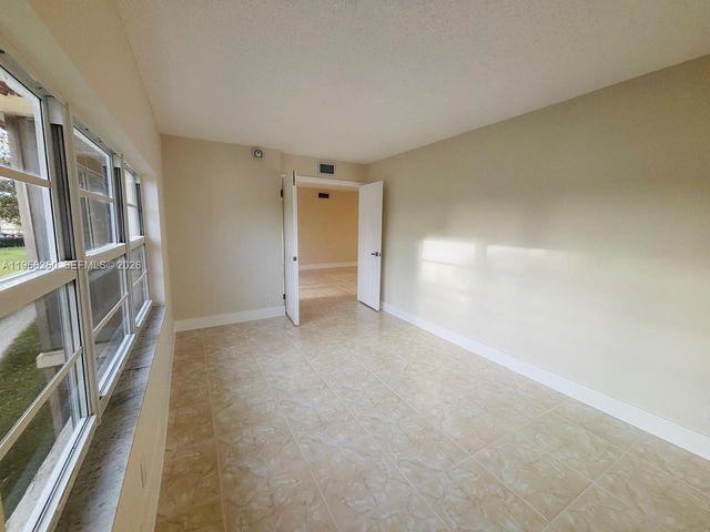 411 S Hollybrook Dr 305, Pembroke Pines, FL 33025
