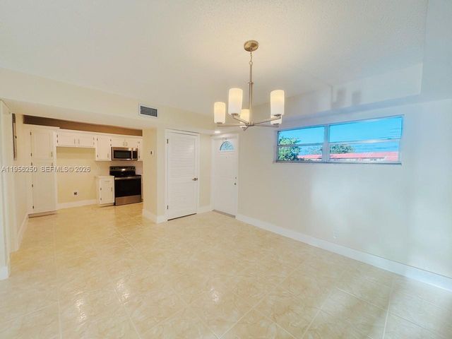 411 S Hollybrook Dr 305, Pembroke Pines, FL 33025