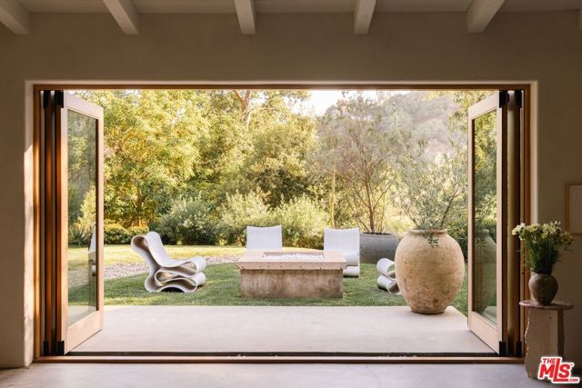 1830 Old Orchard Road, Los Angeles, CA 90049