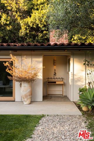 1830 Old Orchard Road, Los Angeles, CA 90049