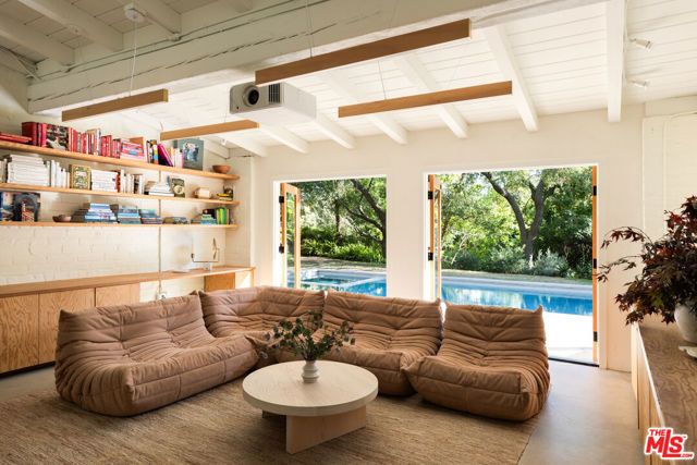 1830 Old Orchard Road, Los Angeles, CA 90049