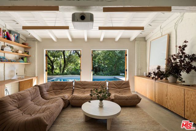 1830 Old Orchard Road, Los Angeles, CA 90049