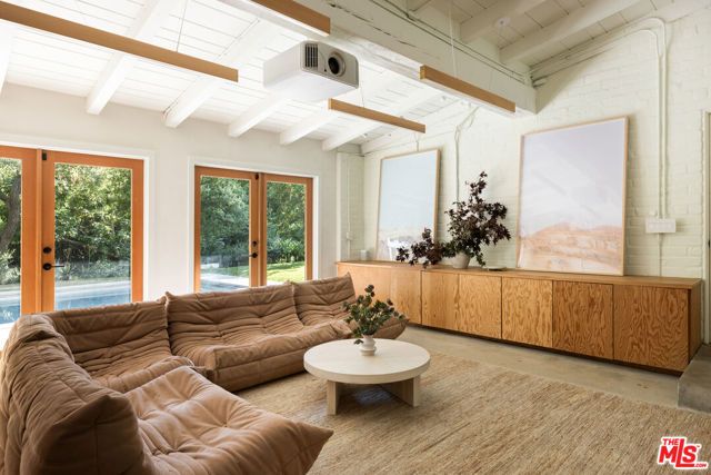 1830 Old Orchard Road, Los Angeles, CA 90049