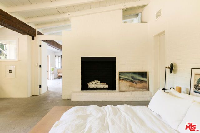 1830 Old Orchard Road, Los Angeles, CA 90049