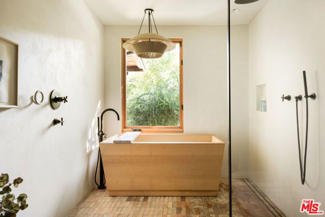 1830 Old Orchard Road, Los Angeles, CA 90049