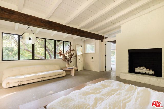 1830 Old Orchard Road, Los Angeles, CA 90049