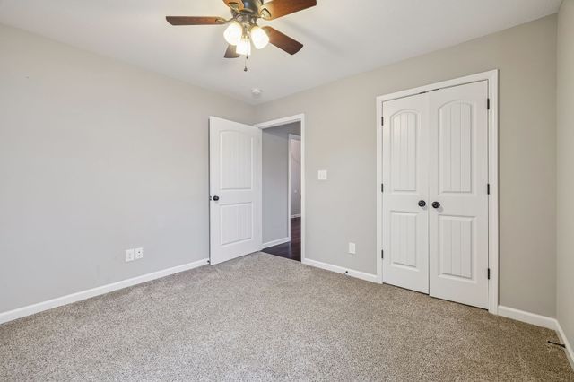 1008 Meadowview Ln, Clarksville, TN 37040