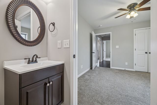 1008 Meadowview Ln, Clarksville, TN 37040