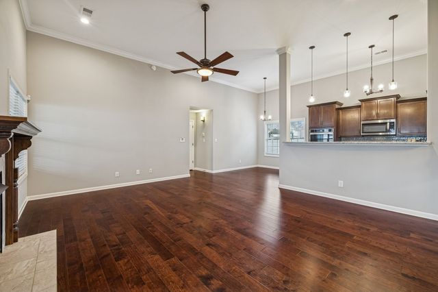 1008 Meadowview Ln, Clarksville, TN 37040