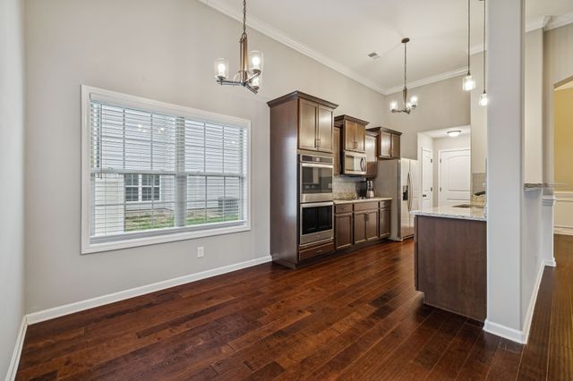 1008 Meadowview Ln, Clarksville, TN 37040